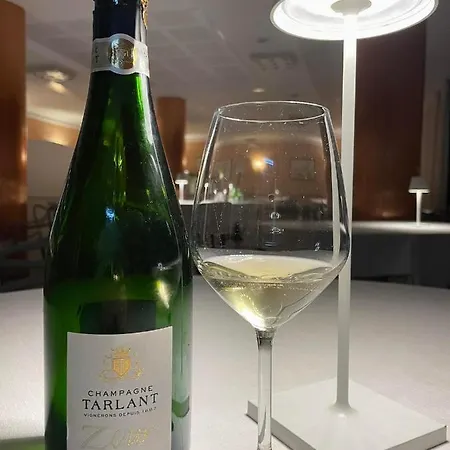 Ristorante Lucia - 100 Mt Dal Mare 3* Джулианова