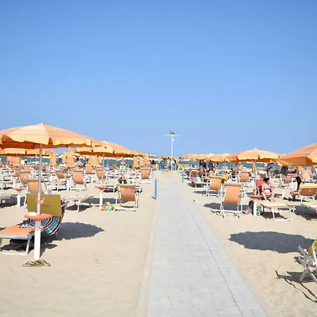 Hotel Ristorante Lucia - 100 Mt Dal Mare