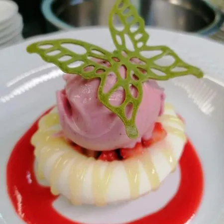 Ristorante Lucia - 100 Mt Dal Mare 3* ジュリアノーヴァ