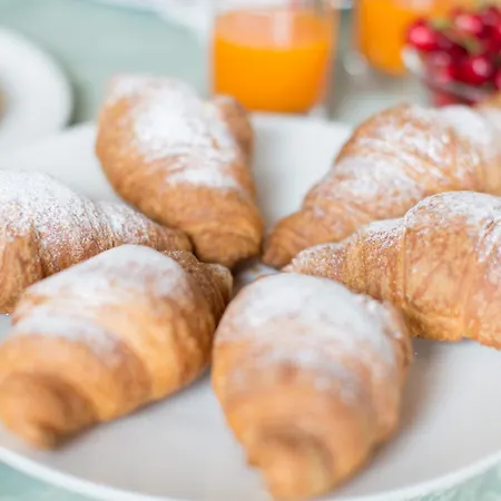 Hotel Ristorante Lucia - 100 Mt Dal Mare