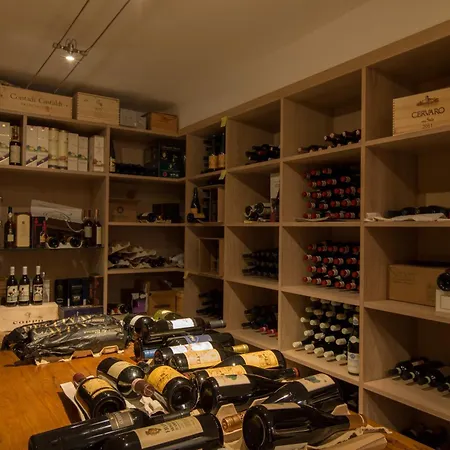 Hotel Ristorante Lucia - 100 Mt Dal Mare 3*