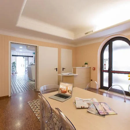 Hotel Ristorante Lucia - 100 Mt Dal Mare Giulianova