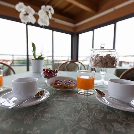 Hotel Ristorante Lucia - 100 Mt Dal Mare