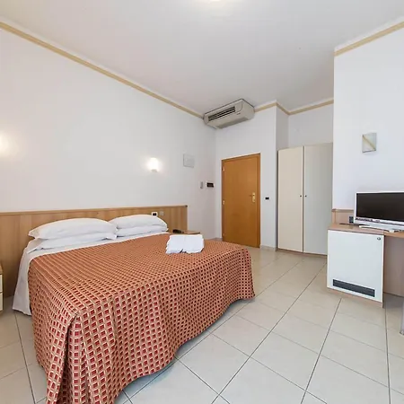 Ristorante Lucia - 100 Mt Dal Mare Hotel