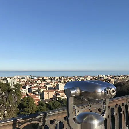 Hotel Ristorante Lucia - 100 Mt Dal Mare 3*