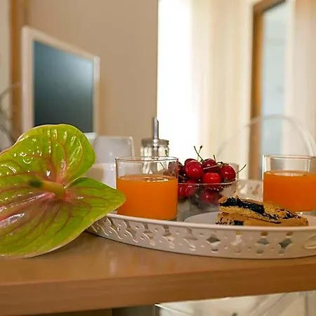 Hotel Ristorante Lucia - 100 Mt Dal Mare