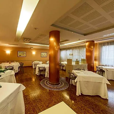 Szálloda Ristorante Lucia - 100 Mt Dal Mare 3*