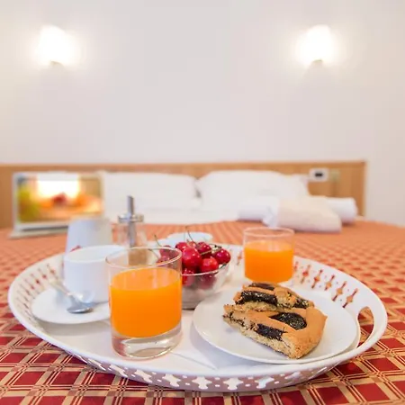 Hotel Ristorante Lucia - 100 Mt Dal Mare Giulianova