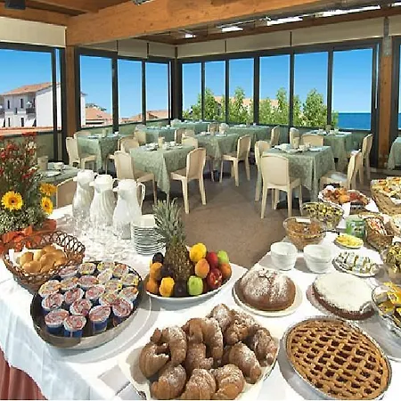 Ristorante Lucia - 100 Mt Dal Mare 3*