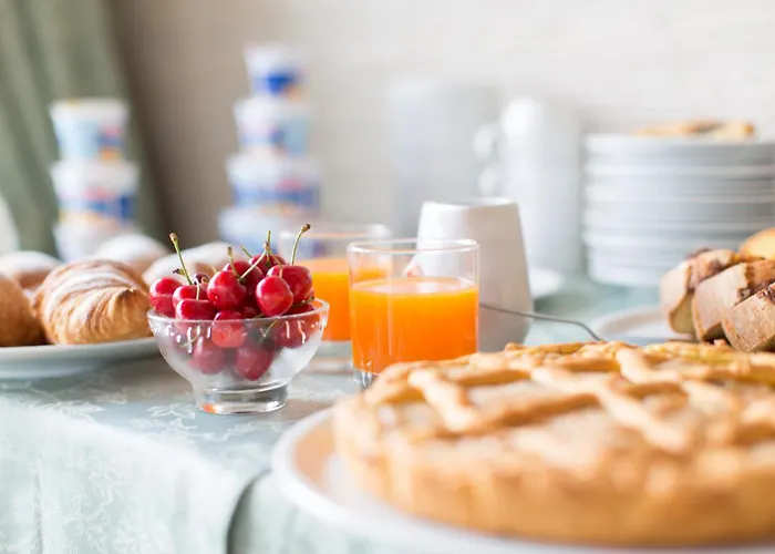 فندق Ristorante Lucia - 100 Mt Dal Mare جوليانوفا