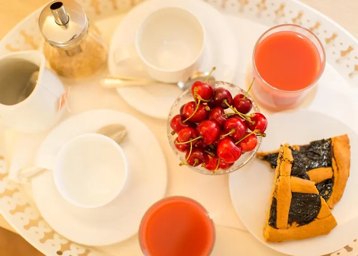 فندق Ristorante Lucia - 100 Mt Dal Mare جوليانوفا