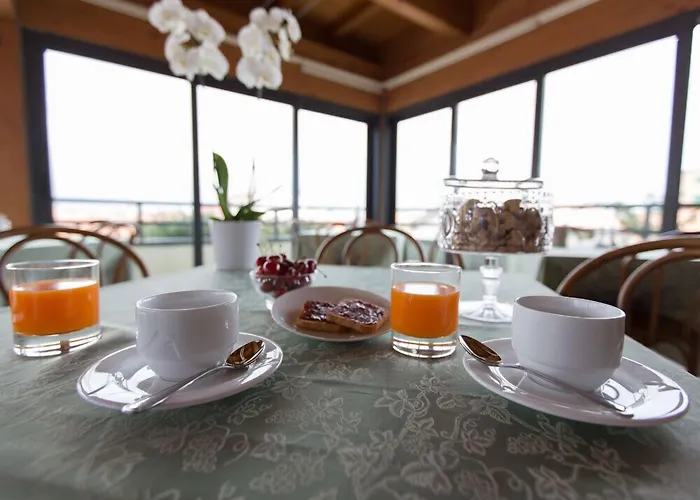 Hotel Ristorante Lucia - 100 Mt Dal Mare