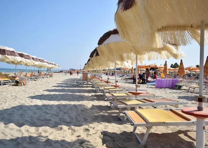 Hotel Ristorante Lucia - 100 Mt Dal Mare