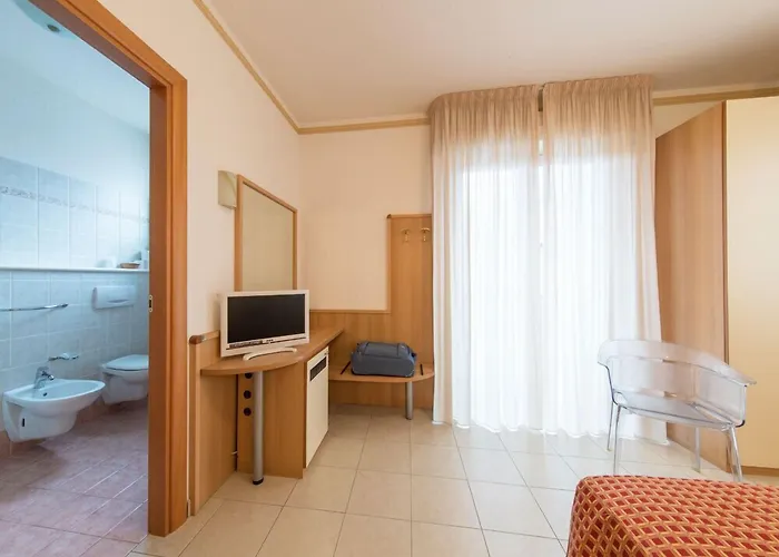 Hotell Ristorante Lucia - 100 Mt Dal Mare Giulianova