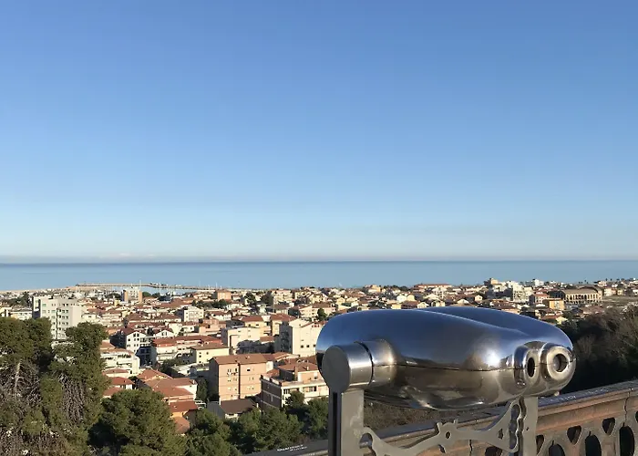 Hotel Ristorante Lucia - 100 Mt Dal Mare 3*